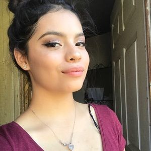 Meet your Posher, Isabel